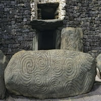 Írország, Newgrange igényesen faragott kő Dennis Flaherty