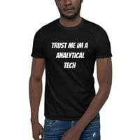 Bízz Bennem, Egy Analitikus Tech Rövid Ujjú Pamut Póló, Amelyet Meghatározatlan Ajándékok Készítettek